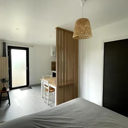 Au Calme - Rez De Jardin Апартаменты